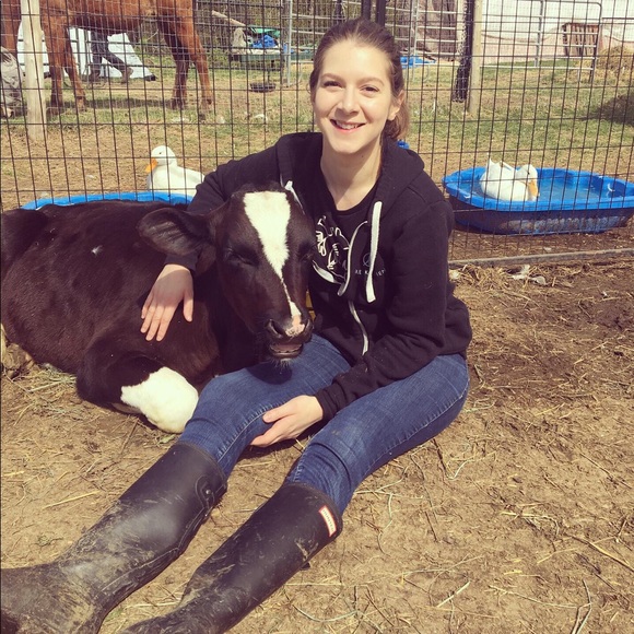 Meet your Posher, Brea - Picture 1 of 1